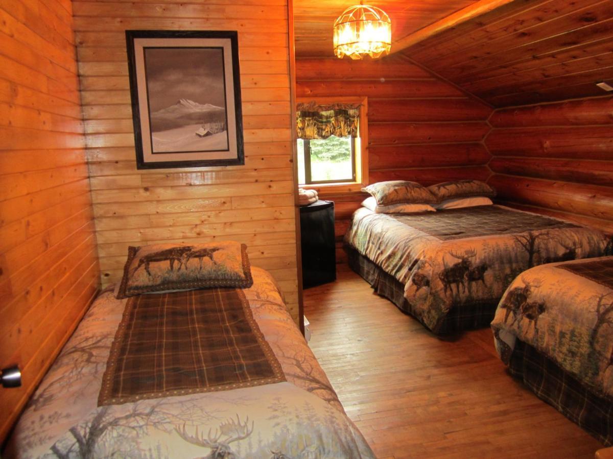 Summit River Lodge & Campsites Валмаунт Екстериор снимка